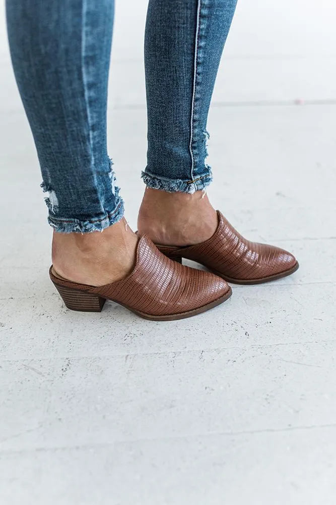 Catherine Textured Mules - Size 6 Left